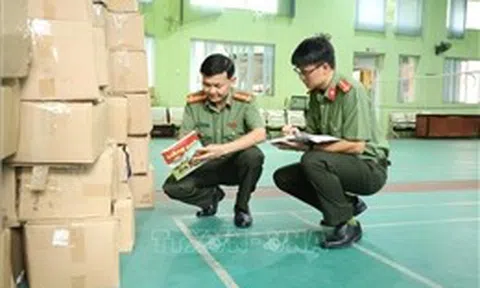 Bắt ba đối tượng sản xuất, buôn bán sách giáo khoa giả