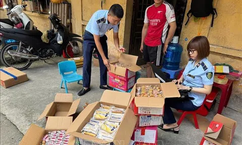 Hà Nội thu giữ nhiều bánh trung thu, đồ chơi nhập lậu