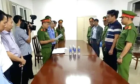Kê khống dịch vụ tán sỏi tại Bệnh viện Đa khoa vùng Tây Nguyên: Khởi tố 2 trưởng khoa