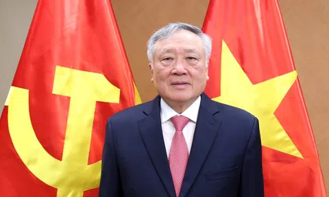 Phó Thủ tướng Thường trực Chính phủ Nguyễn Hòa Bình lên đường thăm làm việc tại UAE và Đức
