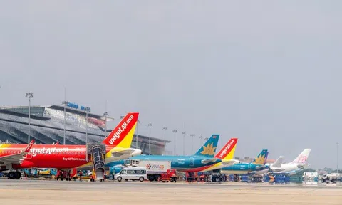 Bộ Xây dựng yêu cầu xử lý nghiêm các hành vi sai phạm uy hiếp an toàn hàng không
