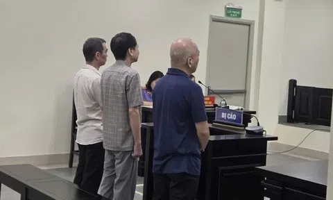 Lừa tiền "chạy án", nam ca sĩ lĩnh 13 năm tù