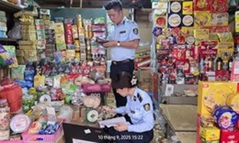 Hà Nội: Thu giữ nhiều bánh trung thu, đồ chơi nhập lậu
