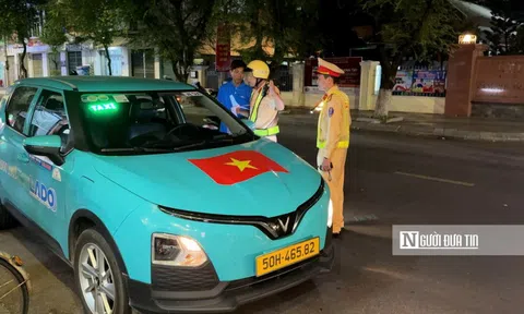 "Bát nháo" taxi điện ở Gia Lai-Bài 1: Xe không đèn, tài xế không giấy phép