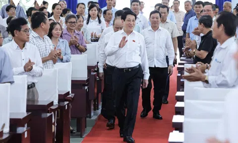 Chủ tịch nước Lương Cường tiếp xúc cử tri TPHCM
