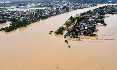 Khẩn trương thống kê thiệt hại, triển khai công tác khắc phục hậu quả bão số 10 và mưa lũ sau bão