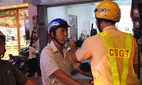 Không chỉ nộp phạt tiền, người vi phạm giao thông sắp phải… dọn vệ sinh công cộng
