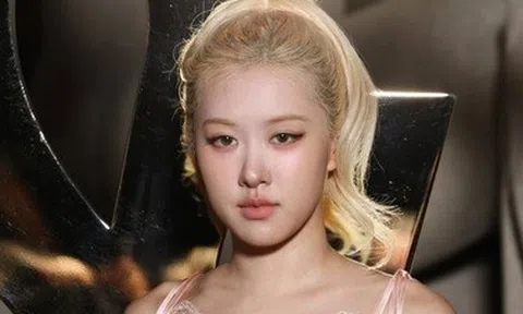 Tạp chí nước Anh xin lỗi ca sĩ tỷ view Rosé vì lùm xùm phân biệt đối xử
