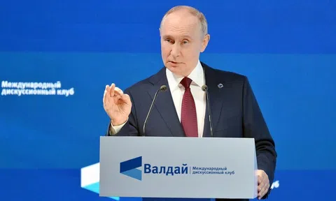 Ông Putin: Nga đang trên đà phát triển vũ khí siêu thanh mới
