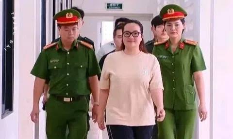 "Trùm livestream" Hoàng Hường: Từ quảng cáo "nổ" đến loạt phát ngôn gây phẫn nộ