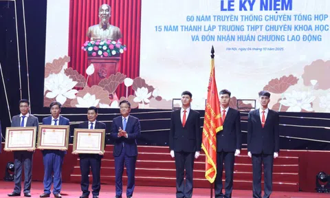 'Ngày đặc biệt' tại trường chuyên có bề dày 60 năm truyền thống