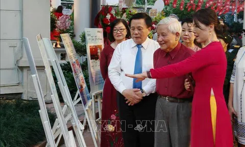 Khai mạc triển lãm 'Tem và Thơ - Dấu ấn Tố Hữu qua năm tháng'