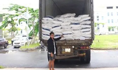 TP Hồ Chí Minh: Khởi tố tài xế vận chuyển trái phép 40 tấn đường cát qua biên giới