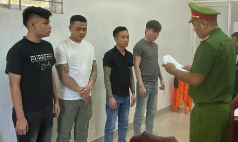 Mâu thuẫn mời bia, 4 thanh niên mang hung khí truy sát bạn nhậu