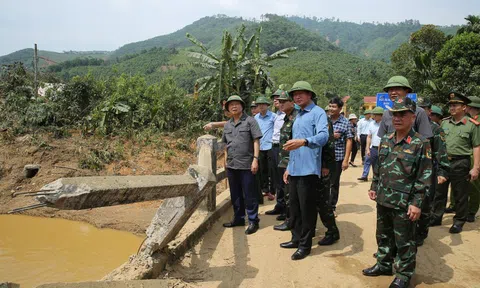 Phó Thủ tướng Trần Hồng Hà kiểm tra công tác khắc phục hậu quả bão số 10, chuẩn bị ứng phó với bão số 11 tại tỉnh Lào Cai