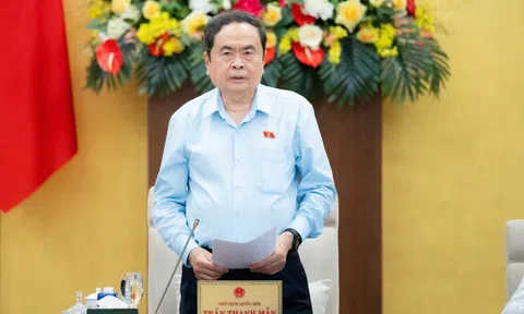 Uỷ ban Thường vụ Quốc hội xem xét công tác nhân sự