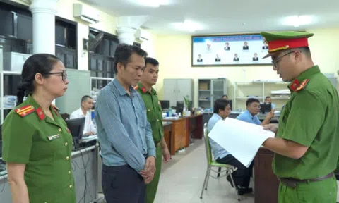 Khởi tố 2 cán bộ ở Huế về hành vi nhận hối lộ