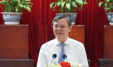 Giới thiệu ông Trương Cảnh Tuyên để bầu giữ chức vụ Chủ tịch UBND TP. Cần Thơ