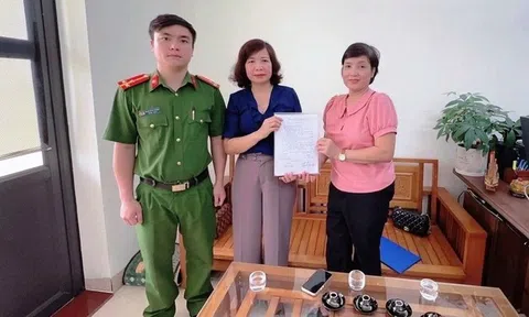 Tài khoản nhận được 20 tỷ đồng, cô giáo lập tức báo công an