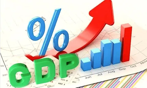 Dragon Capital: Kịch bản GDP Việt Nam tăng trưởng 10%, VN-Index sẽ được tính 'bằng lần'?