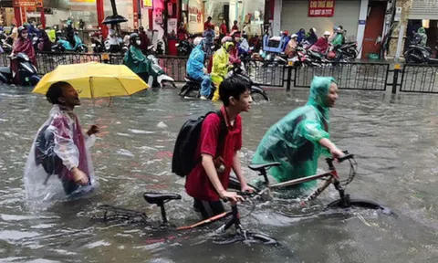 Hà Nội cho học sinh toàn thành phố nghỉ học ngày mai (6/10) để tránh bão Matmo