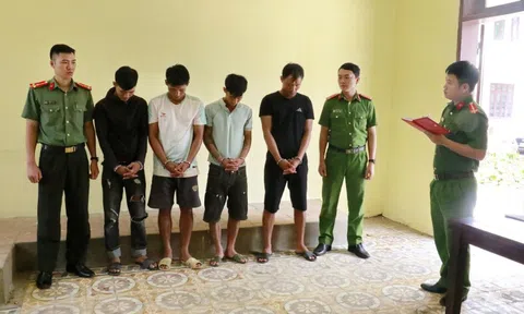 Bắt 4 đối tượng lợi dụng người dân chạy lũ để trộm cắp tài sản