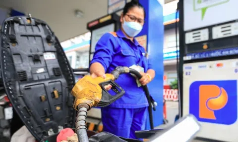 Giá xăng dầu đồng loạt tăng trở lại