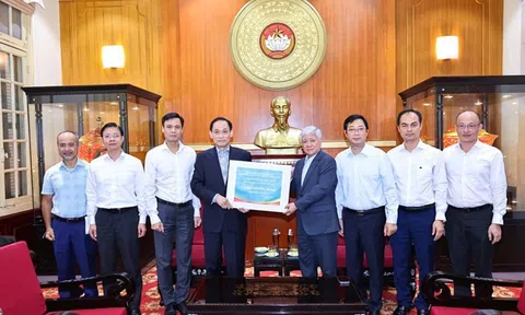 MTTQ Việt Nam tiếp nhận 12 tỷ đồng từ Bộ Ngoại giao và cộng đồng người Việt Nam ở nước ngoài ủng hộ đồng bào bị ảnh hưởng bởi bão lũ