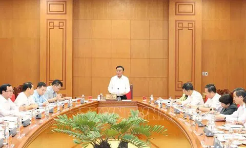Thường trực Ban Bí thư Trần Cẩm Tú chủ trì giao ban công tác Quý III/2025