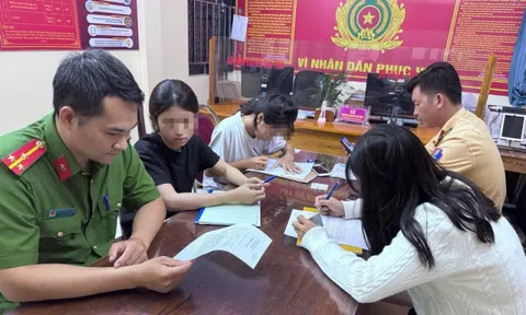 Xử lý 2 nữ sinh không đội mũ bảo hiểm, người sau xe ngồi quay ngược lại