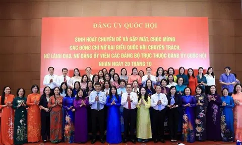 Chủ tịch Quốc hội Trần Thanh Mẫn gặp mặt nữ đại biểu Quốc hội, nữ lãnh đạo thuộc Đảng ủy Quốc hội