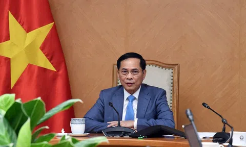 Vương quốc Anh hỗ trợ Việt Nam khắc phục hậu quả bão lụt