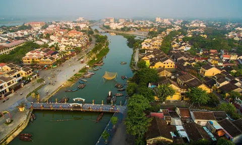 Giữa cơn lốc du lịch, làm thế nào để không mất hồn phố cổ Hội An?