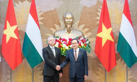 Chủ tịch Quốc hội Hungary Kover Laszlo kết thúc chuyến thăm chính thức Việt Nam