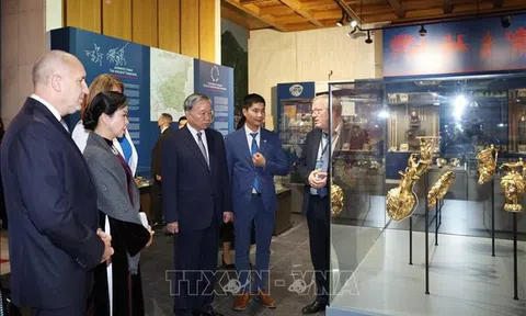 Tổng Bí thư Tô Lâm và Phu nhân tham quan Bảo tàng Lịch sử Quốc gia Bulgaria