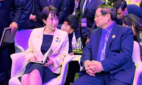 Thủ tướng Phạm Minh Chính gặp tân Thủ tướng Nhật Bản Takaichi Sanae