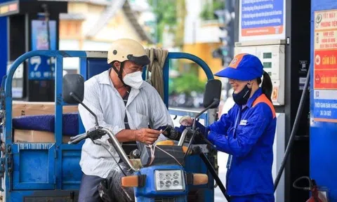 Giá xăng dầu đồng loạt giảm
