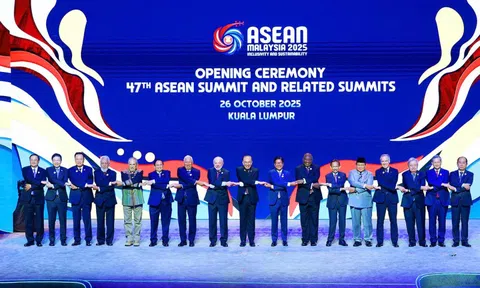 Thủ tướng dự khai mạc Hội nghị cấp cao ASEAN với 'dấu mốc lịch sử'