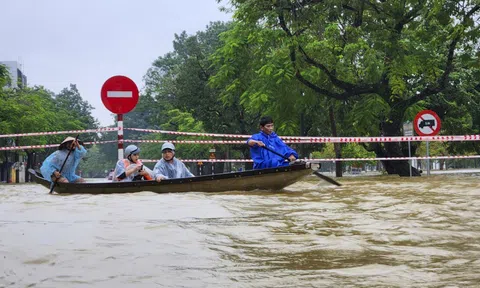 Chuyên gia lý giải nguyên nhân gây ra đợt mưa rất to tại miền Trung