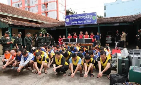 Cô gái Việt cầm đầu đường dây lừa đảo qua mạng hơn 300 tỷ đồng ở Campuchia