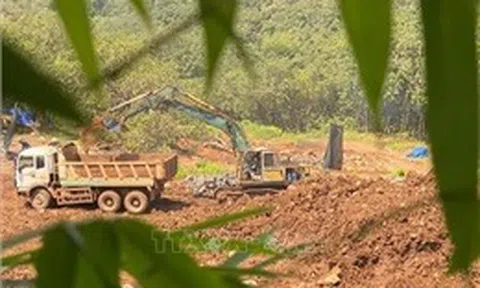 Công trường khai thác đá ở Đồng Nai vẫn hoạt động dù đã bị xử phạt