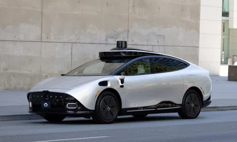 Xe điện tự lái đầu tiên trên thế giới 'Made-by-VinFast' gây tò mò ở Trung Đông