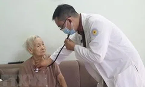 Người cao tuổi tại Thành phố Hồ Chí Minh được khám sức khỏe hằng năm