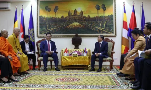 Giao lưu tôn giáo, thắt chặt tình đoàn kết Nhân dân ba nước Việt Nam - Lào - Campuchia