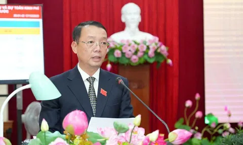 Phê chuẩn kết quả bầu, miễn nhiệm chức vụ Chủ tịch UBND thành phố Huế