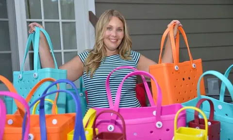 Câu chuyện kinh doanh: Mạo hiểm 'đốt' 200.000 USD tiền học của con, bà mẹ U40 bị chê 'thô kệch' và cú lội ngược dòng tạo nên 'đế chế' túi xách 100 triệu USD