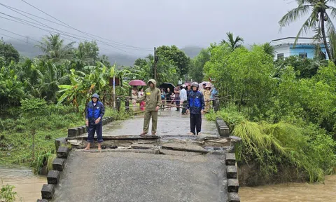 Huy động tổng lực khắc phục hậu quả mưa lũ; ứng phó bão KALMAEGI đang hướng vào Biển Đông