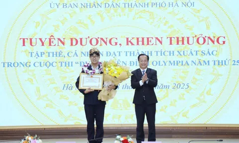 Hà Nội tặng Bằng khen và thưởng 50 triệu đồng cho quán quân Đường lên đỉnh Olympia
