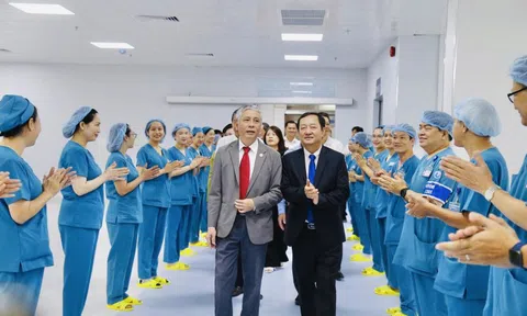 Tháo gỡ điểm nghẽn y tế Tp.HCM, cần "cú hích" đột phá từ Nghị quyết 72