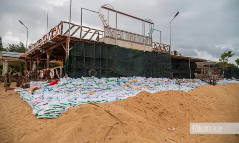 Đắk Lắk: Người dân hối hả phòng chống bão, tích trữ lương thực, tập kết cát chắn sóng ứng phó bão số 13